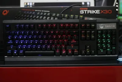 Trên tay bàn phím cơ Ozone Strike X30 – Led RGB cực bắt mắt.